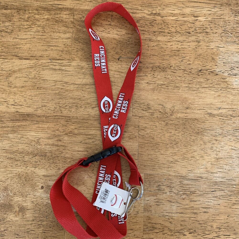 MLB‎ Lanyard Detachable Buckle 23" Long 3/4" Wide by Aminco Reds Cincinnati Ohio